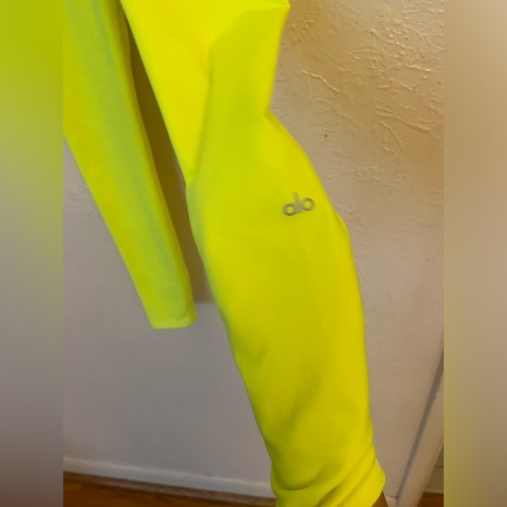 ALO Yoga Leggings - Picture 5 of 10